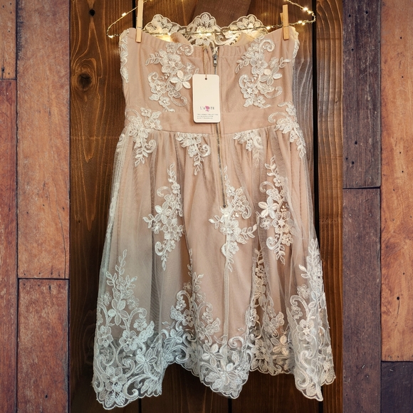 L'ATISTE Formal Dress - Picture 2 of 4